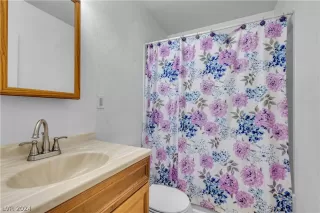 Photo #6: 2600566 Listing