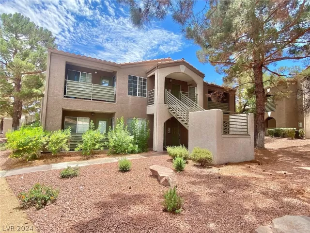 MLS: 2600576 Condo For Sale