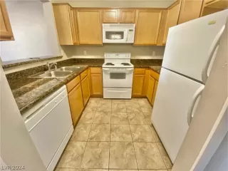 Photo #3: 2600576 Listing 