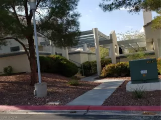 Photo #1: 2600586 Listing 