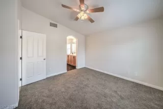 Photo #5: 2600591 Listing