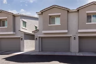 Photo #1: 2600599 Listing 