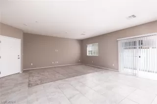 Photo #4: 2600599 Listing 