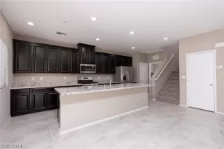 Photo #6: 2600599 Listing 