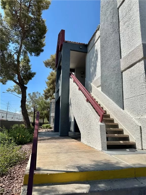 MLS: 2600600 Condo For Sale