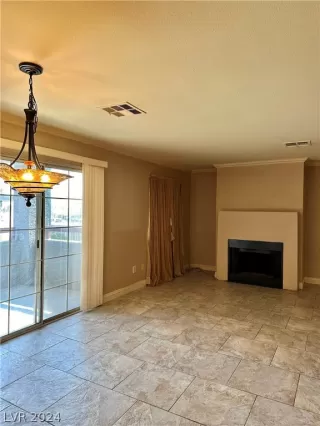 Photo #2: 2600600 Listing 