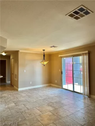 Photo #5: 2600600 Listing 