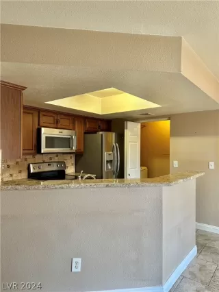 Photo #6: 2600600 Listing 