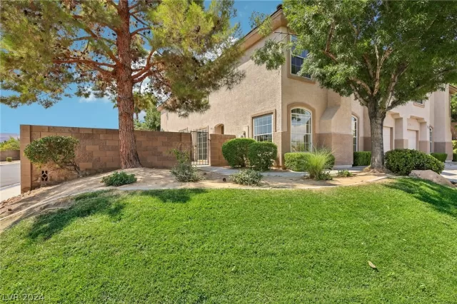 MLS: 2600629 Condo For Sale