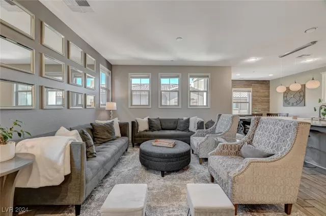 MLS: 2600633 Condo For Sale