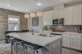 Photo #3: 2600633 Listing