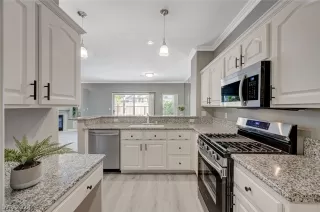 Photo #4: 2600638 Listing