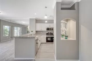 Photo #6: 2600638 Listing