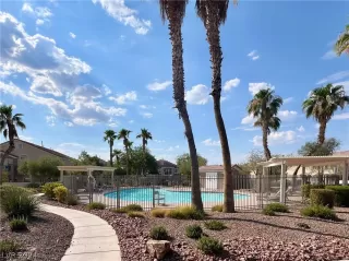 Photo #6: 2600643 Listing