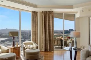 Photo #2: 2600668 Listing 