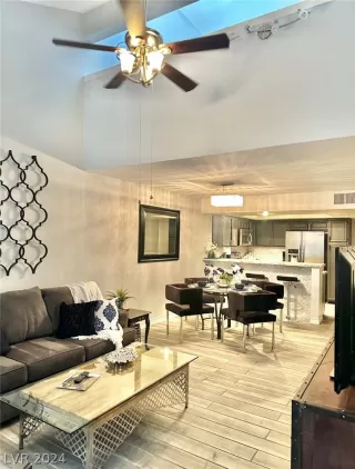 Photo #5: 2600694 Listing 