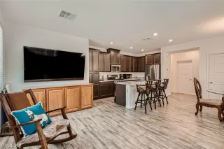 Photo #6: 2600715 Listing