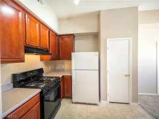 Photo #1: 2600722 Listing 