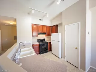 Photo #2: 2600722 Listing 