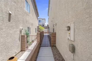 Photo #3: 2600727 Listing