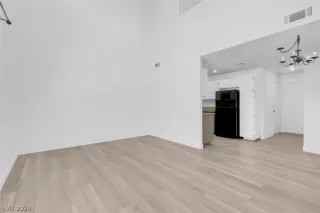 Photo #5: 2600727 Listing