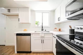 Photo #3: 2600735 Listing