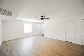 Photo #5: 2600735 Listing