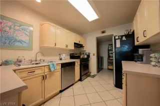 Photo #6: 2600743 Listing