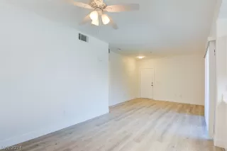 Photo #4: 2600761 Listing 