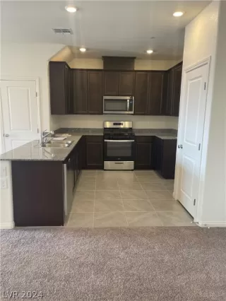 Photo #3: 2600771 Listing