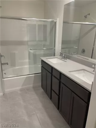 Photo #5: 2600771 Listing