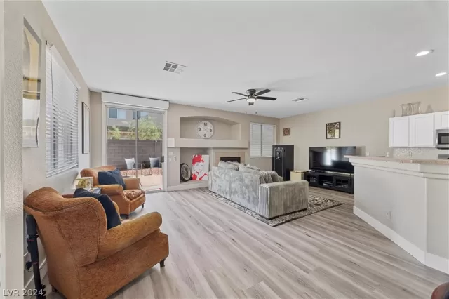 MLS: 2600773 Condo For Sale