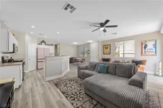 Photo #3: 2600773 Listing