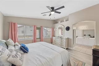 Photo #6: 2600773 Listing