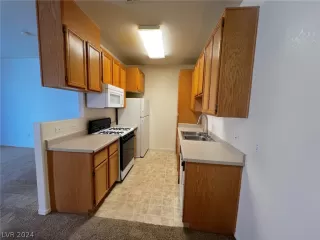 Photo #2: 2600806 Listing 