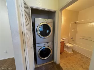 Photo #3: 2600806 Listing 