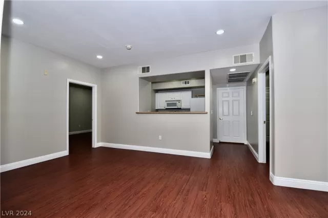 MLS: 2600819 Condo For Sale