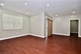 Photo #3: 2600819 Listing 