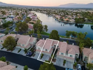 Photo #4: 2600829 Listing