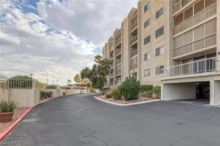 Photo #1: 2600833 Listing 