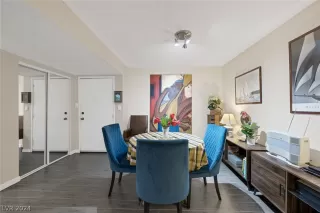 Photo #2: 2600833 Listing 