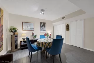 Photo #5: 2600833 Listing 