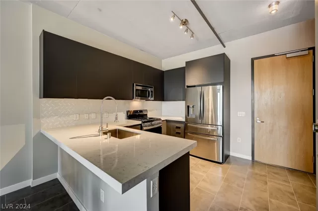 MLS: 2600835 Condo For Sale