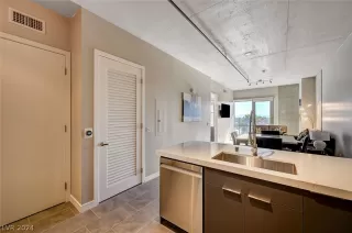 Photo #3: 2600835 Listing 