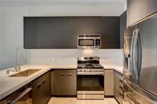 Photo #5: 2600835 Listing 