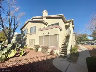 Photo #1: 2600836 Listing 