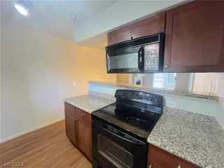 Photo #6: 2600838 Listing 