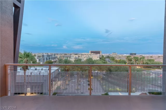 MLS: 2600843 Condo For Sale