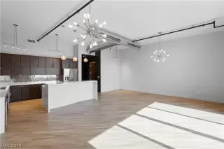 Photo #6: 2600843 Listing