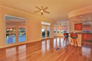 Photo #1: 2600861 Listing 